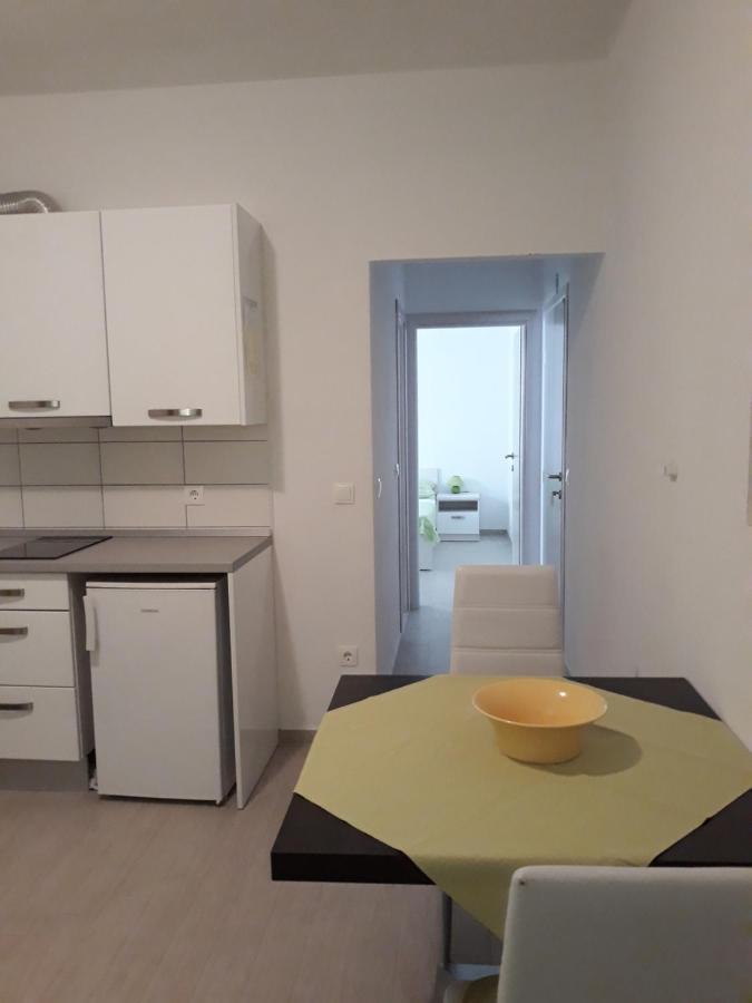 Apartment With Free And Private Parking Makarska Exterior foto