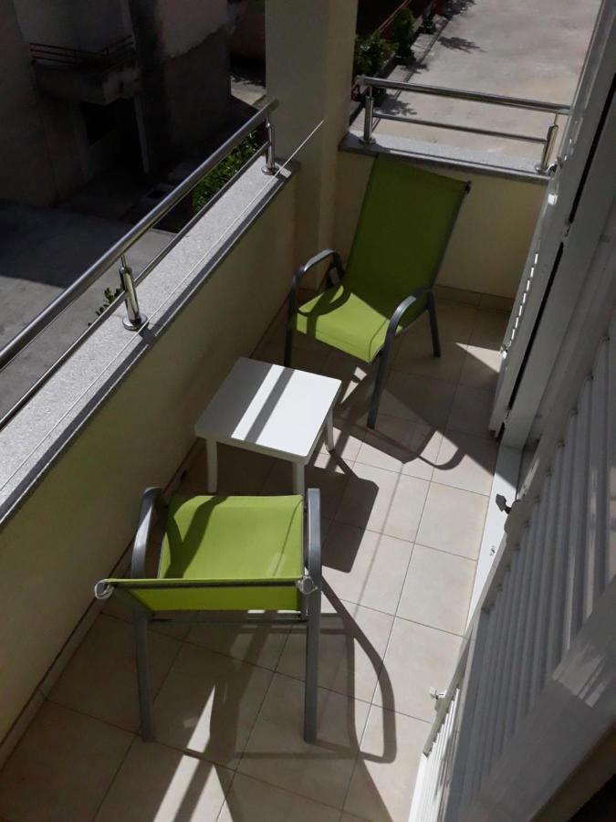Apartment With Free And Private Parking Makarska Exterior foto