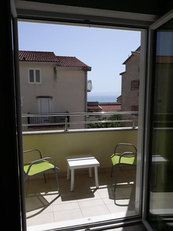 Apartment With Free And Private Parking Makarska Exterior foto