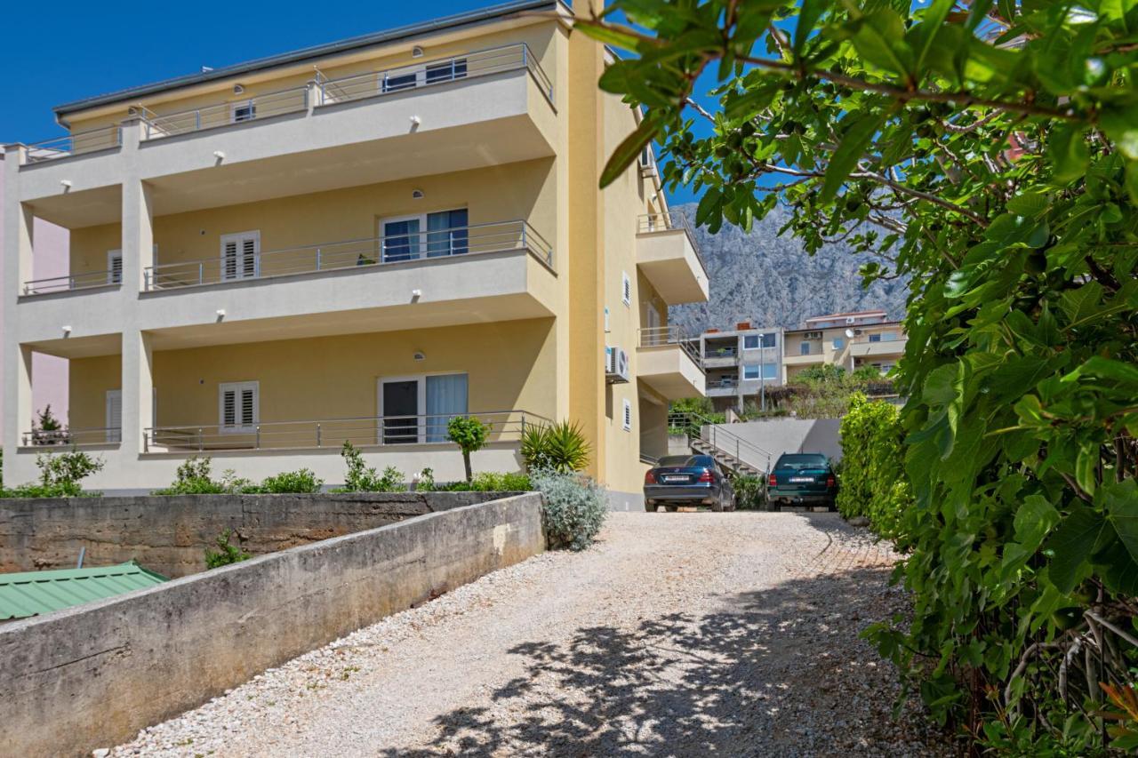 Apartment With Free And Private Parking Makarska Exterior foto